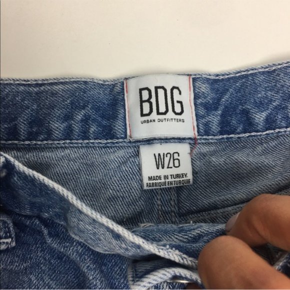 URBAN OUTFITTERS BDG Mom High Rise Jean Shorts - Picture 6 of 8